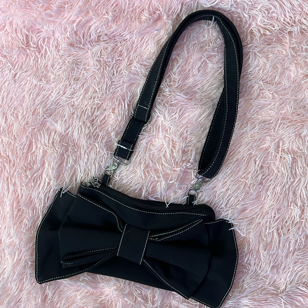 Black bow bag